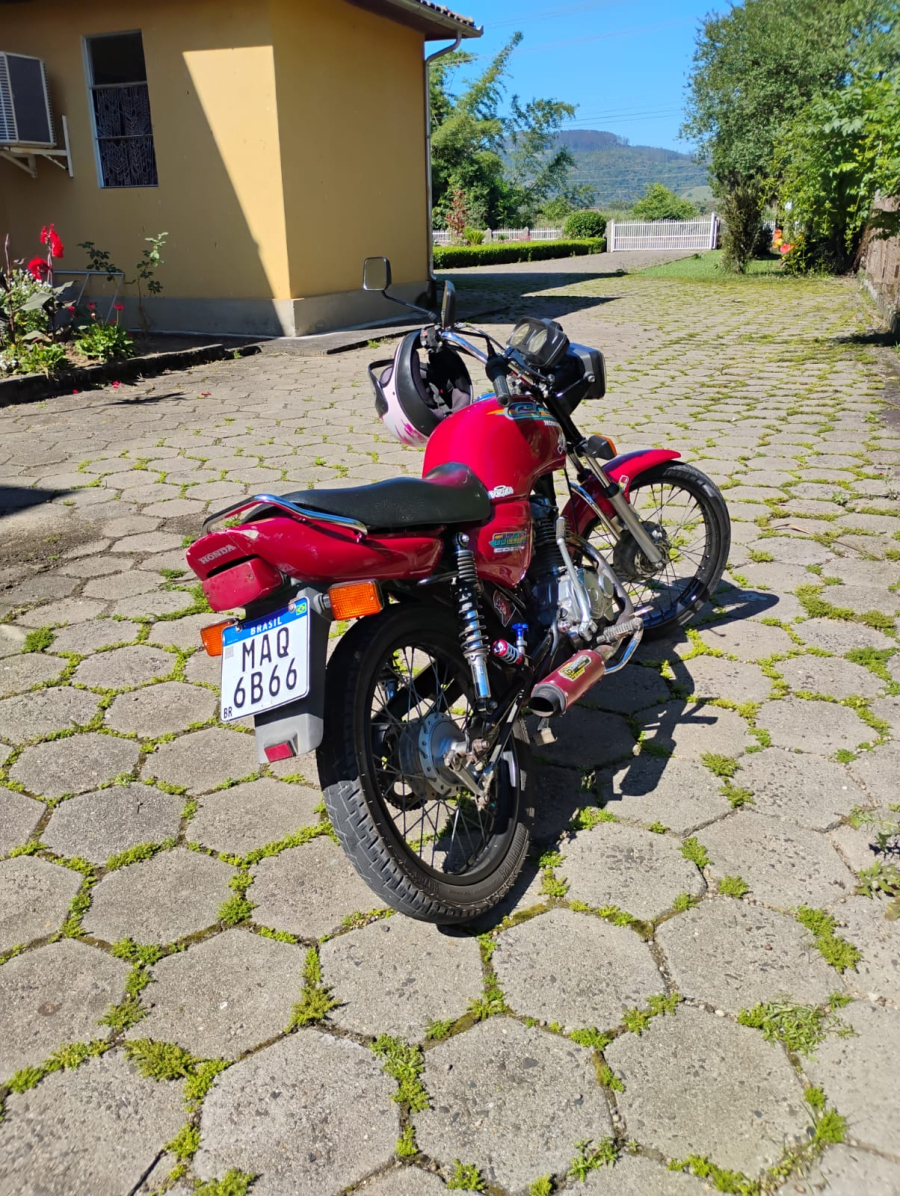 Motocicleta é furtada em empresa de mármores em Braço do Norte