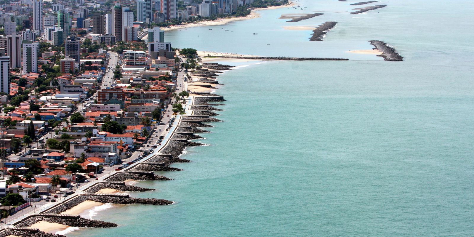 Adolescente de 13 anos morre após ataque de tubarão em Olinda