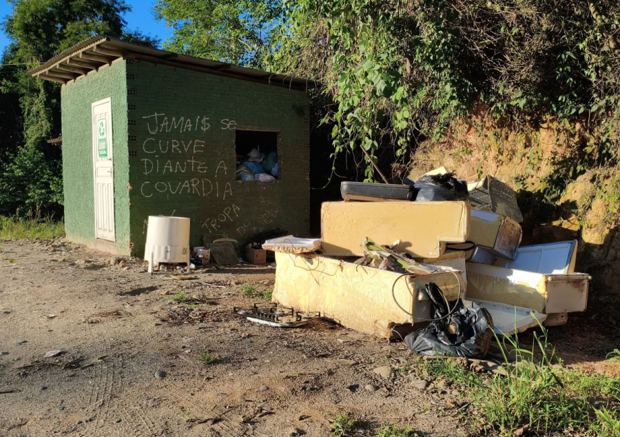 Coleta de lixo no interior de São Ludgero segue calendário específico, reforça Secretaria de Obras