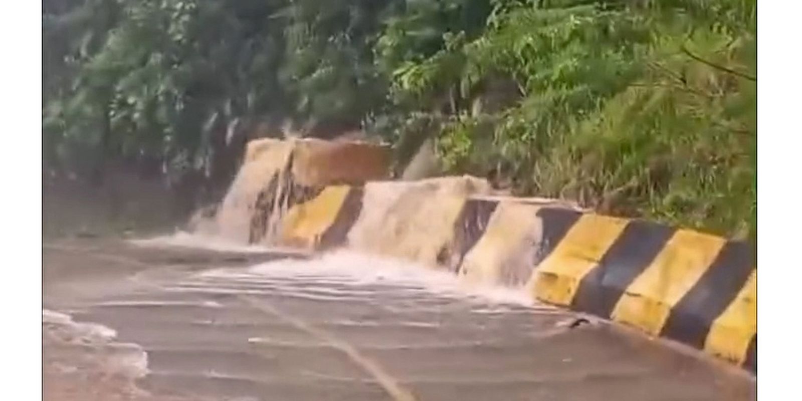 Chuvas deixam 384 desabrigados em Peruíbe, no litoral paulista