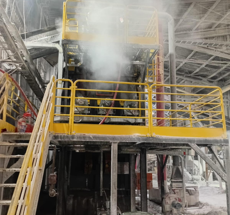 Incêndio atinge esteira e queimador em indústria de Imbituba; ninguém se feriu