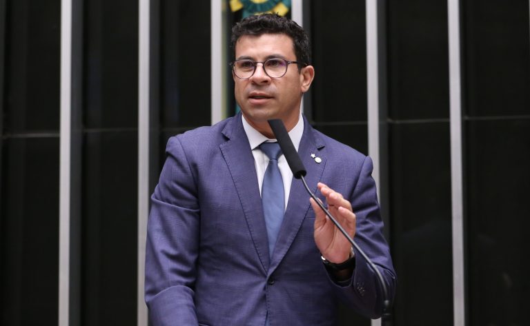 Câmara aprova projeto que reconhece a poesia do Pajeú como manifestação da cultura nacional