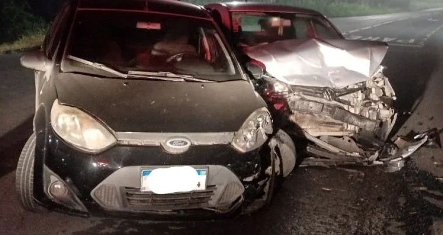 Três pessoas ficam feridas em colisão entre dois carros na SC-108, em Orleans