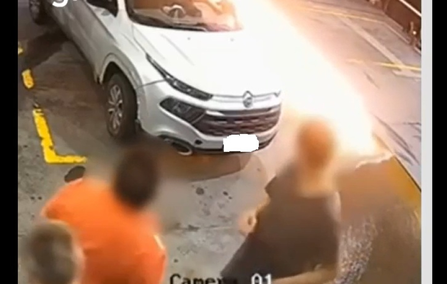 Homem é preso após tentar incendiar posto de combustível em Orleans