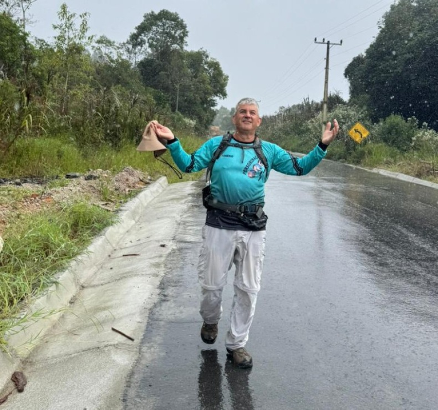 Fé e Devoção: Peregrino Rogério Pereira Percorre o Caminho de Santa Paulina rumo à Sexta-Feira Santa