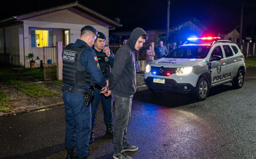 Homem é preso por ameaça e violação de medida protetiva em Braço do Norte