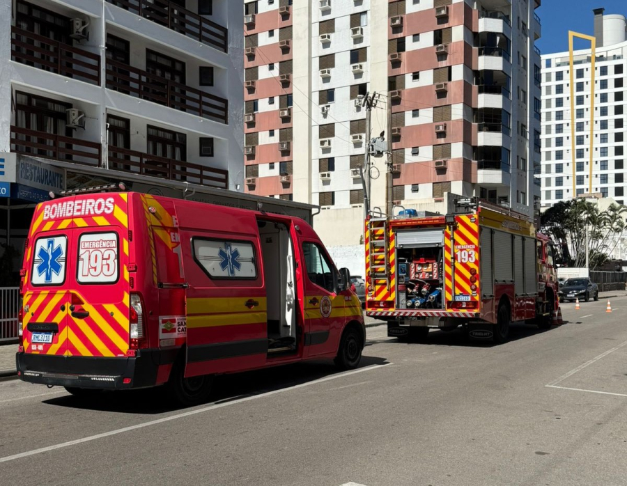 Polícia Militar e Corpo de Bombeiros Atuam em Incêndio Controlado em Restaurante de Laguna