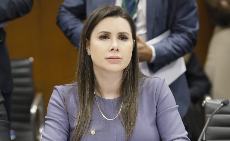 Projeto amplia dedução dos gastos com educação no cálculo do Imposto de Renda