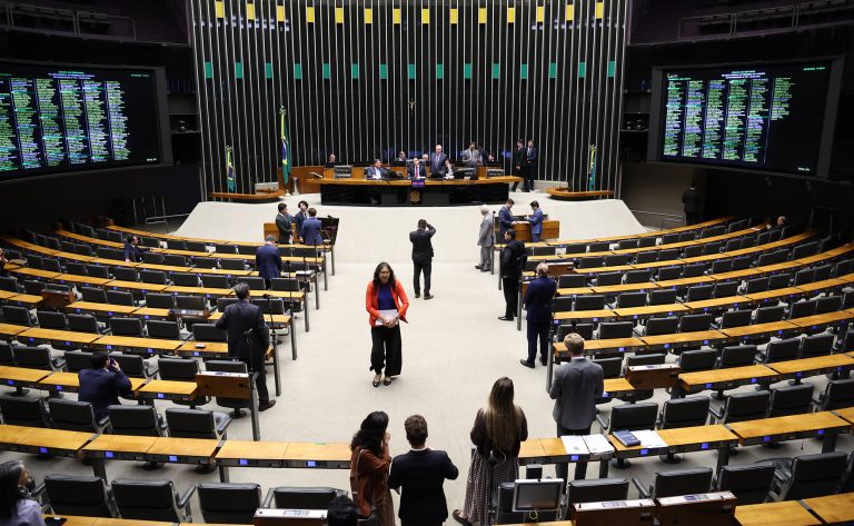 Câmara aprova novo método de reajuste do piso salarial do magistério público da educação básica