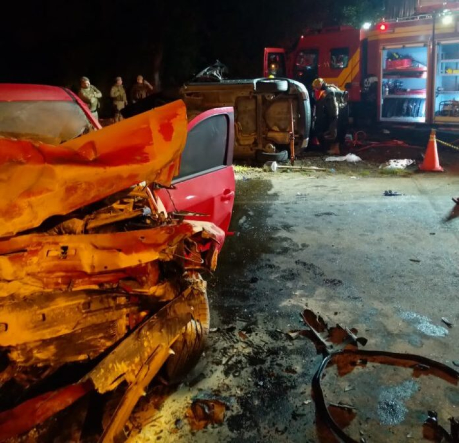 Colisão frontal na Rodovia Acesso Estadual, em Criciúma, deixa duas mortes e quatro feridos