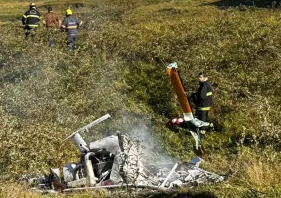 Helicóptero cai em Pomerode, piloto morre carbonizado e investigação aponta aeronave sem autorização para voar