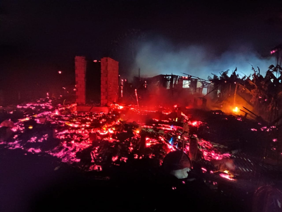 Incêndio atinge galinheiro e danifica residência às margens da SC‑108 em Rio Fortuna