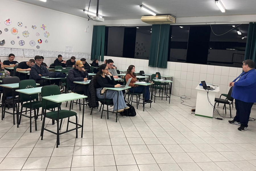 Acadêmicos de Administração do Unibave recebem técnicos da Epagri para diálogo sobre agronegócio e agricultura familiar