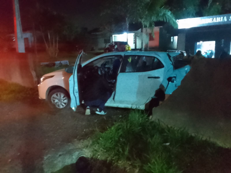Acidente entre carro e caminhão deixa uma pessoa ferida na SC-437, em Imaruí