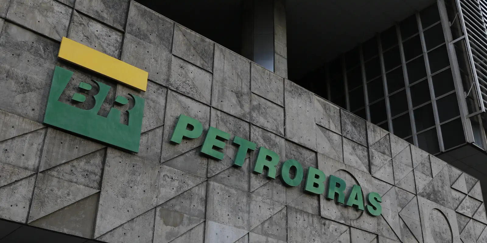 Petrobras implementa desconto no diesel a partir desta segunda-feira
