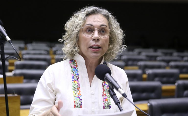 Projeto estabelece diretrizes para fortalecer atuação de enfermeiras obstétricas no SUS