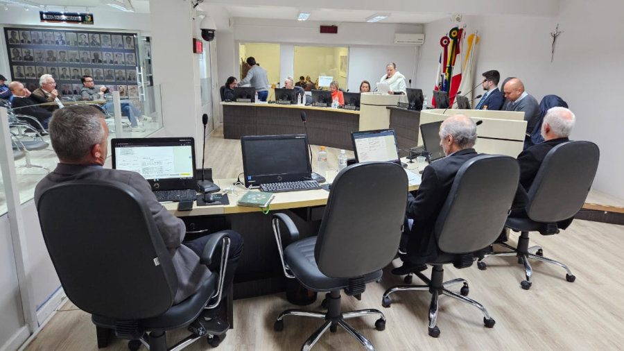 Câmara de Vereadores de Orleans Aprova Patrocínio para Motocross e Convoca Vigilância Epidemiológica