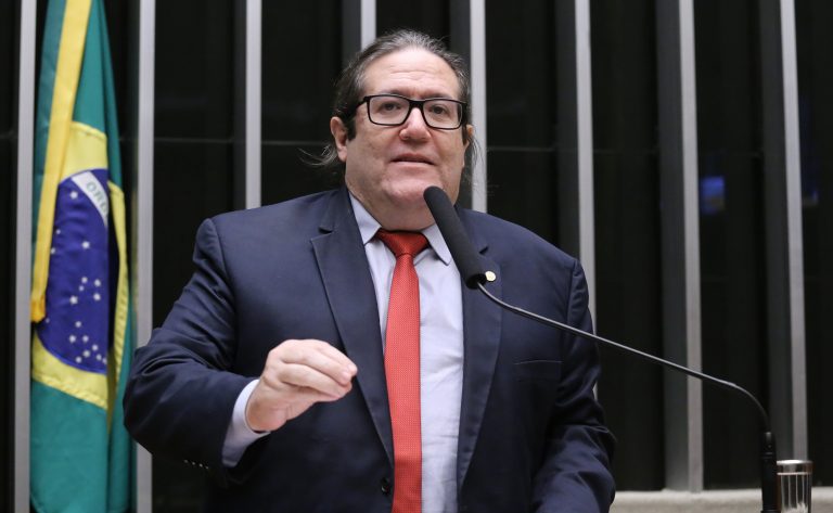 Comissão discute impacto do tamanho das turmas na qualidade da educação básica