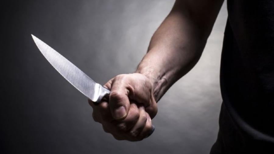 Homem é encontrado ferido com golpe de arma branca em residência em Capivari de Baixo
