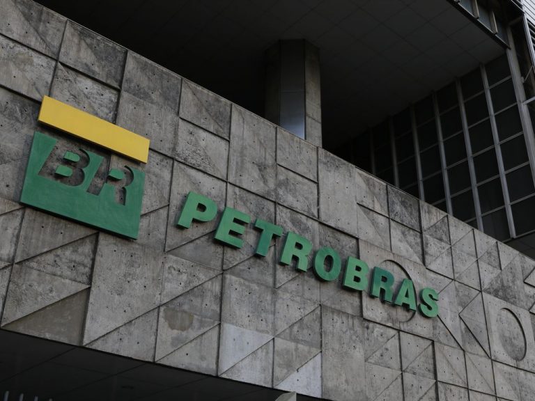 Comissão discute recontratação de demitidos de subsidiárias da Petrobras e da Dataprev