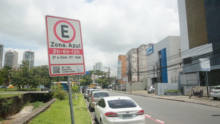 Comissão aprova fim de pontos na CNH por estacionamento irregular em Zona Azul