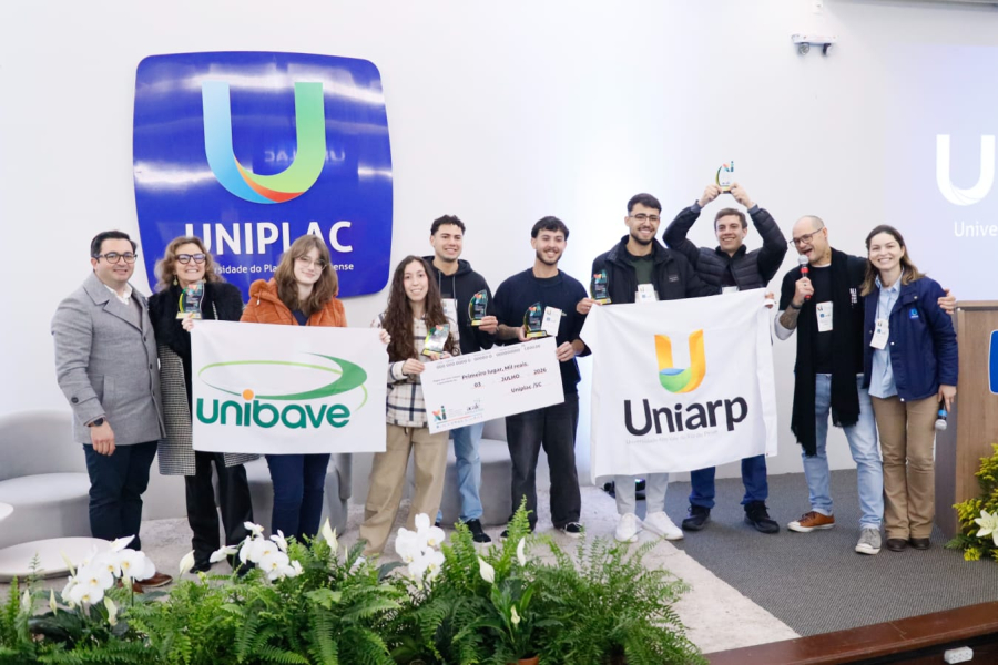Acadêmica do Unibave integra equipe vencedora do Acafe Challenge 2026