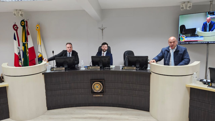 Câmara de Vereadores de Orleans Aprova Contas Municipais de 2024 e Delibera sobre Infraestrutura e Denominações de Vias Públicas