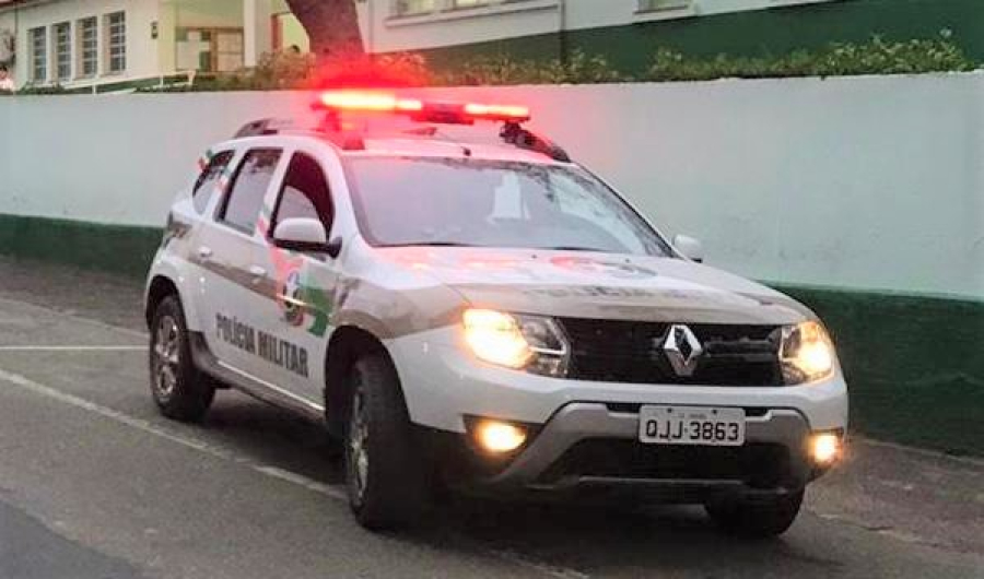 PM apreende maconha e registra ocorrência por desobediência em Braço do Norte
