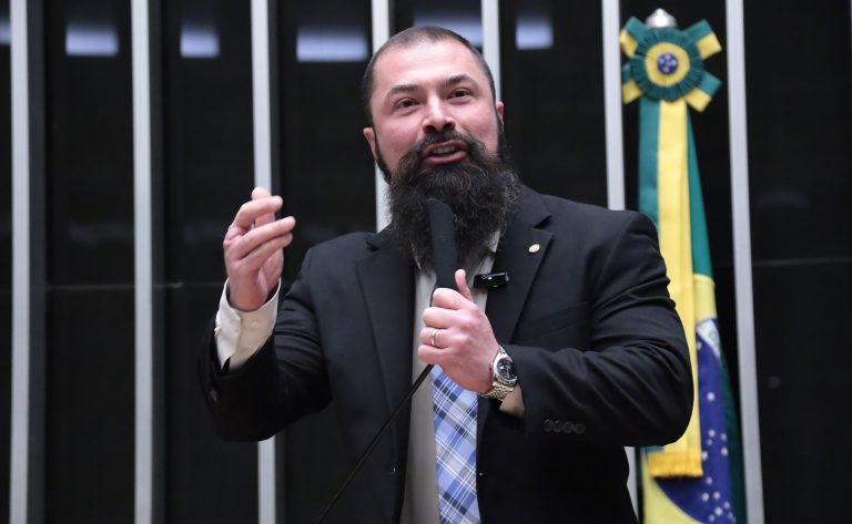 Comissão aprova projeto que cria prisão especial para agentes de segurança
