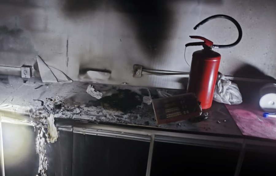 Incêndio em micro-ondas é controlado em sala comercial no Centro de Laguna