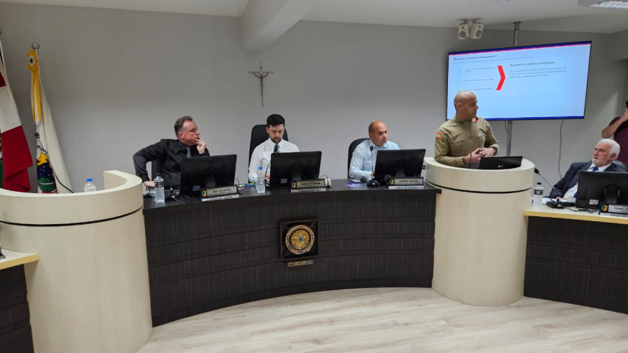Câmara de Vereadores de Orleans Aprova Alterações Urbanísticas e Recebe Apresentação do Projeto Jovem Condutor