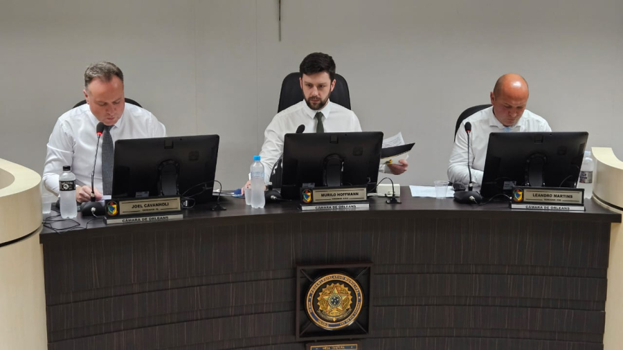 Câmara de Vereadores de Orleans Aprova Políticas de Proteção Animal, Acolhimento Familiar e Inclusão Social