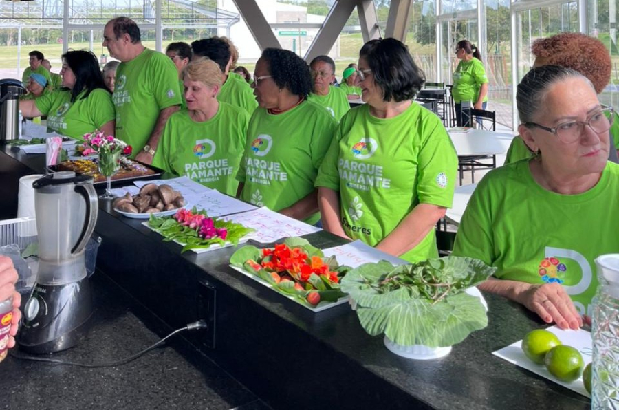 Projeto Horta dos Saberes promove aula sobre plantas alimentícias não convencionais em Capivari de Baixo