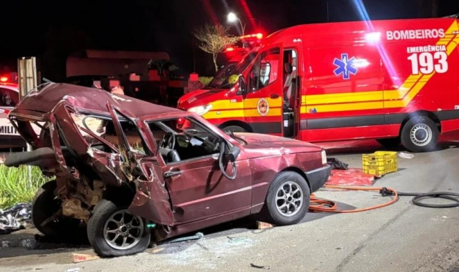 Duas adolescentes morrem após colisão entre veículos em Criciúma