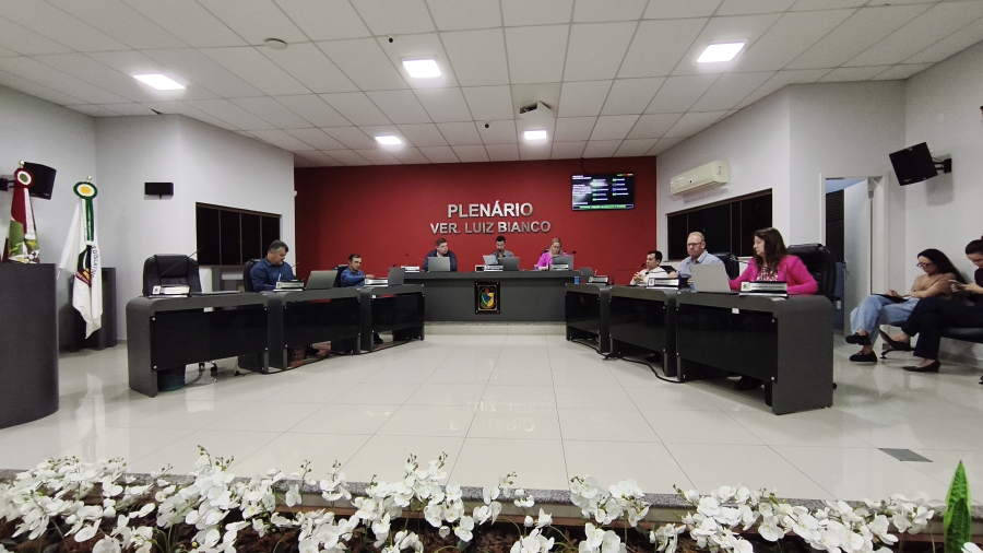 A Câmara de Vereadores de São Ludgero realizou, na noite desta segunda-feira, 28 de setembro de 2026, mais uma Sessão Ordinária no Plenário Vereador Luiz Bianco