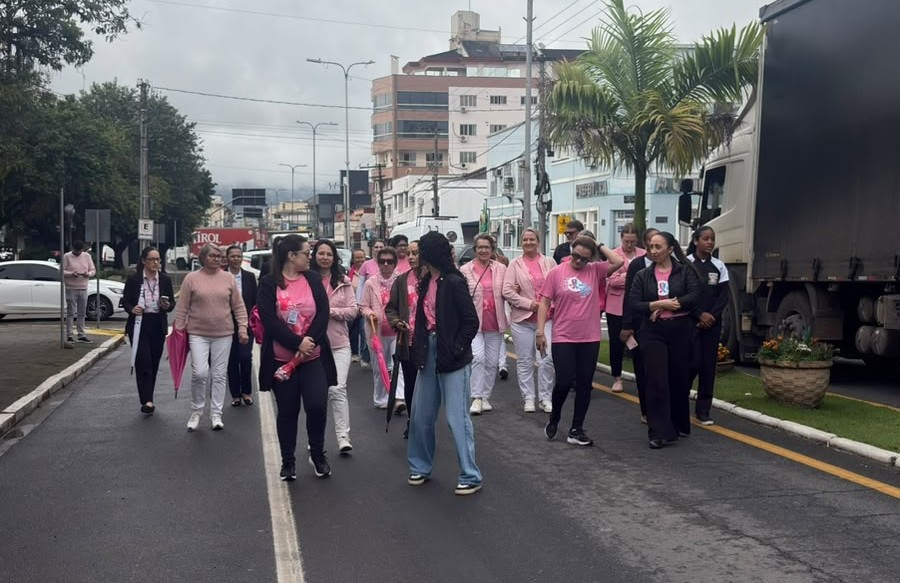 Complexo Hospitalar Santa Teresinha abre programação do Outubro Rosa em Braço do Norte
