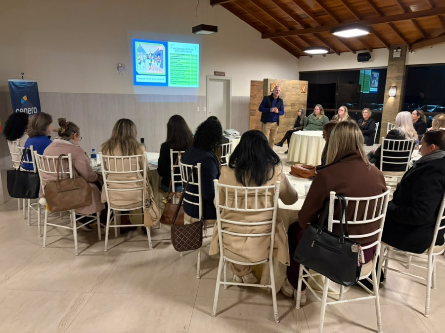Cegero reúne profissionais da educação em palestra sobre liderança