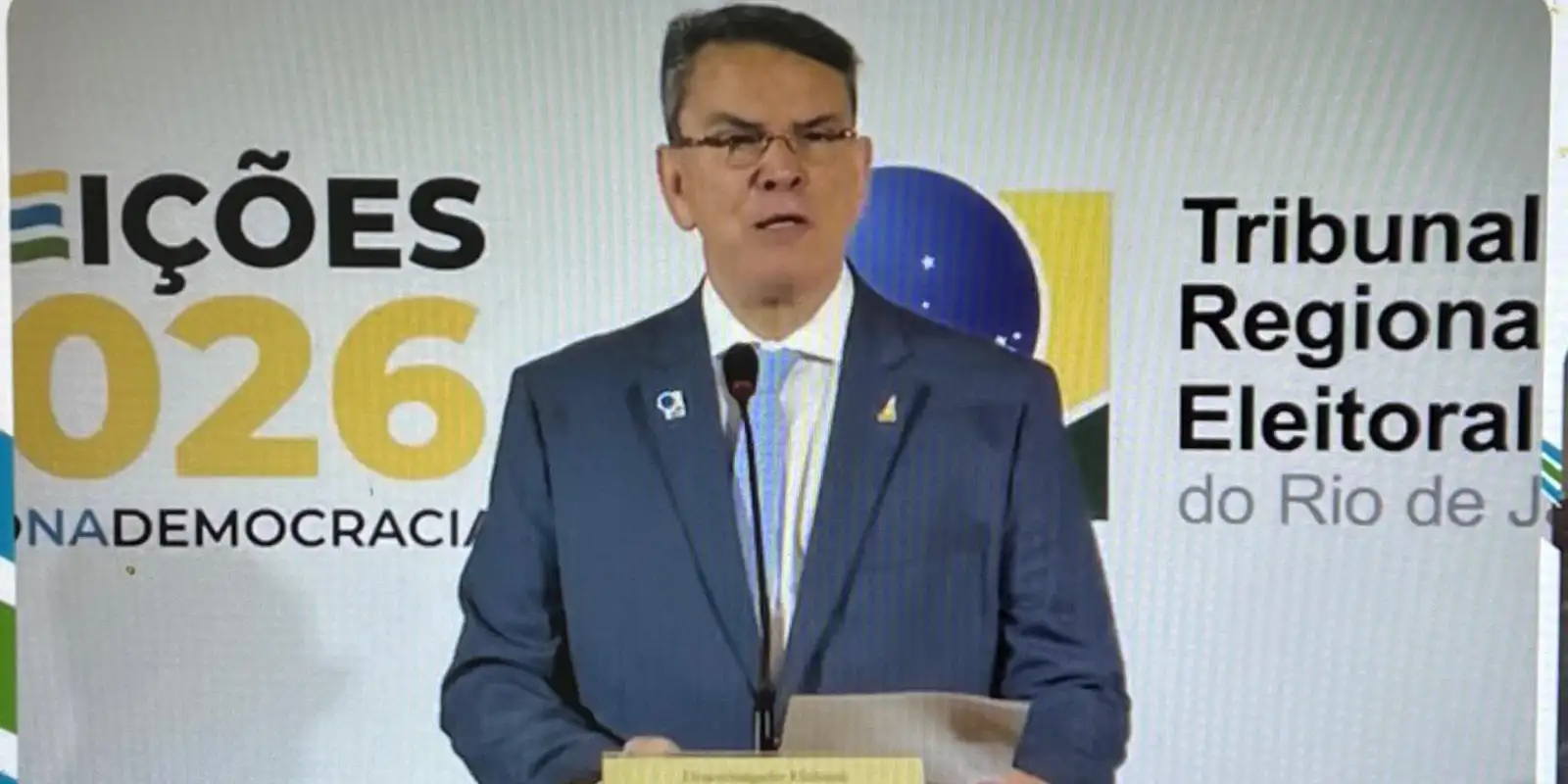 Presidente do TRE-RJ pede aos eleitores que compareçam às urnas 
