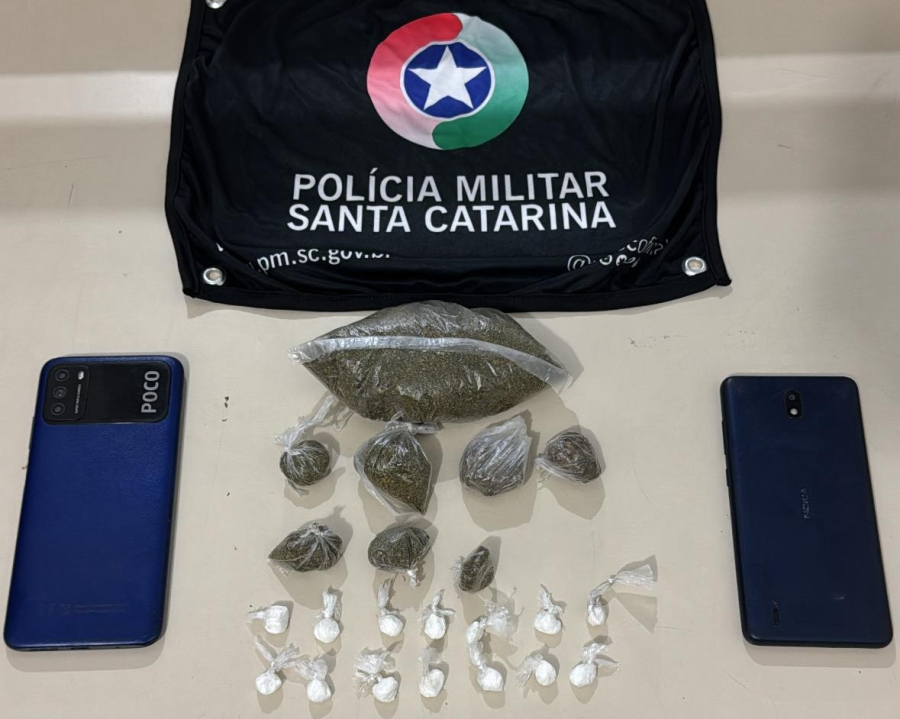 Ação integrada da Polícia Militar resulta na apreensão de drogas e na condução de adolescentes em Braço do Norte
