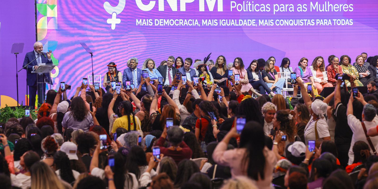 Mulheres cobram direitos e voz na 5ª Conferência Nacional 
