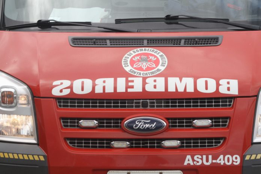 Mulher fica presa em agência bancária e é resgatada pelos Bombeiros e Polícia Militar em Braço do Norte
