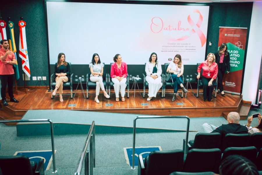 Outubro Rosa reforça a prevenção do câncer de mama e alerta para a saúde mental das mulheres