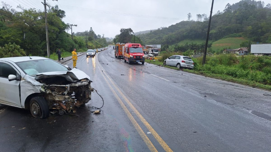 Grave colisão na SC-370 em Braço do Norte deixa uma vítima fatal e dois feridos