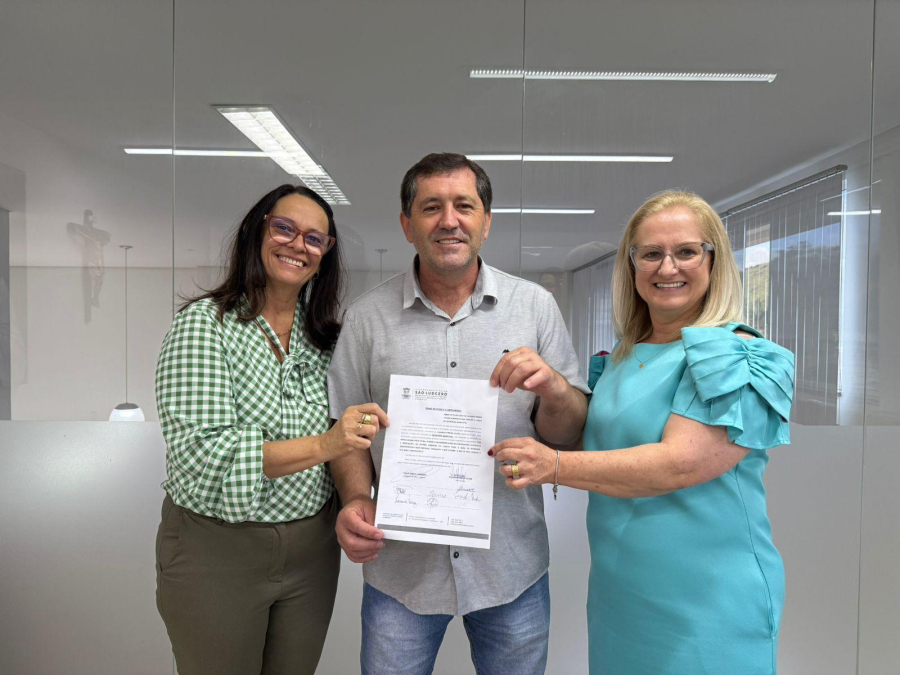 Prefeitura de São Ludgero dá posse à nova Secretária Municipal de Educação